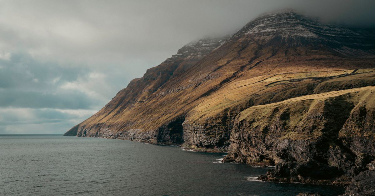 Färöer eSIM: Mobile Daten für Roadtrips, Wanderungen und Fjorde
