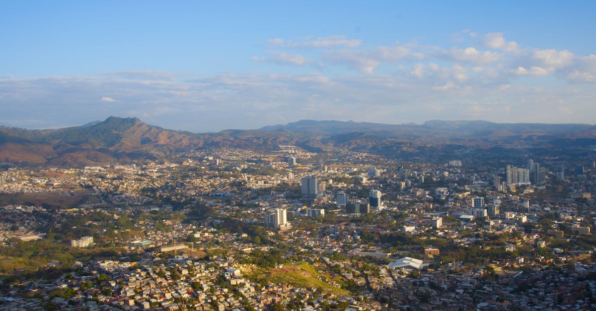 eSIM do Hondurasu: internet od Copán po Roatán