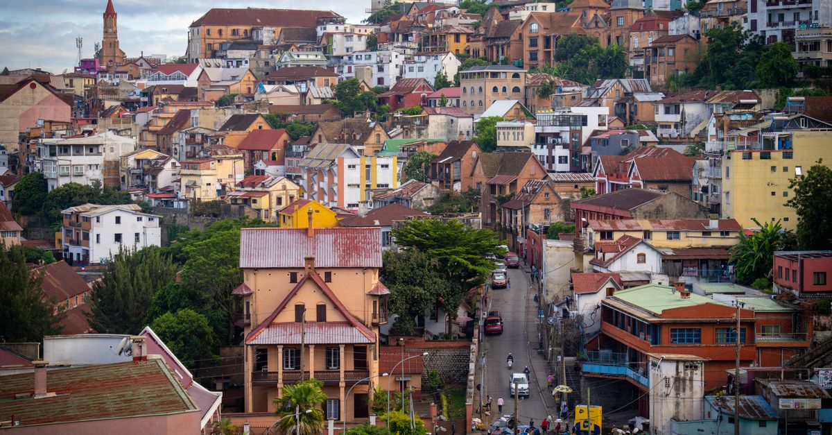 Madagascar eSIM: Mobile Data for Antananarivo, Nosy Be and the RN7