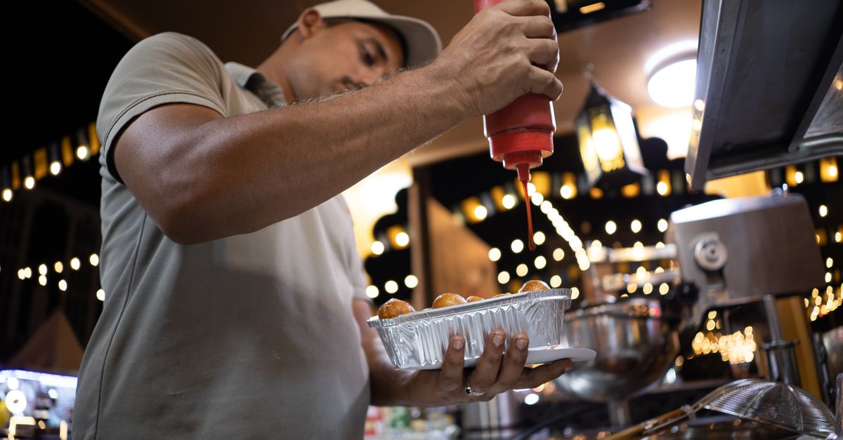 Food and Drink Guide to the UAE: What to Eat and Drink